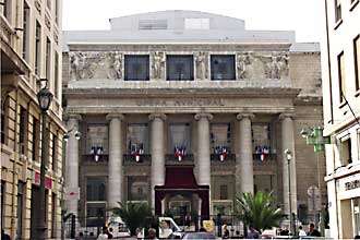 Marseille-Opera-pavoisé-Ver