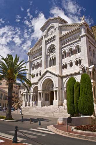 Cathédrale-Monaco-Fotolia_4
