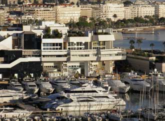 Cannes-palais-des-Festivals