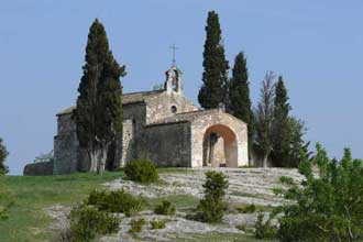 Cyprès-Eygalières-chapelle.